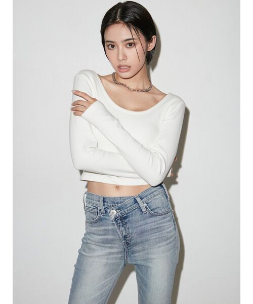 GYDA（ジェイダ）の「BACK OPEN クルーネック TOPS（Tシャツ/カットソー・レディース・オフホワイト/ブラック・FREE）」の5枚目の写真