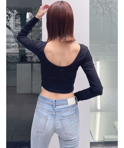 GYDA（ジェイダ）の「BACK OPEN クルーネック TOPS（Tシャツ/カットソー・レディース・オフホワイト/ブラック・FREE）」の6枚目の写真