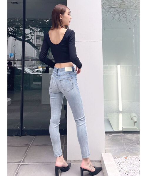 GYDA（ジェイダ）の「BACK OPEN クルーネック TOPS（Tシャツ/カットソー・レディース・オフホワイト/ブラック・FREE）」の10枚目の写真