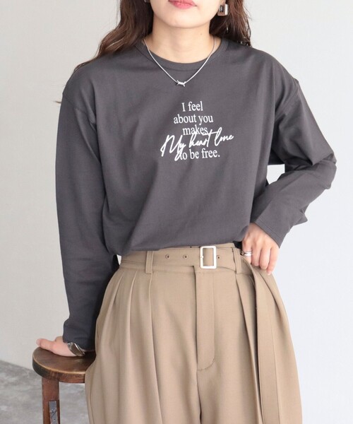 fredy emue（フレディエミュ）の「ロゴロンT（Tシャツ/カットソー・レディース・ライトグレー/オフホワイト/グレイッシュブルー/チャコールグレー・38）」の7枚目の写真