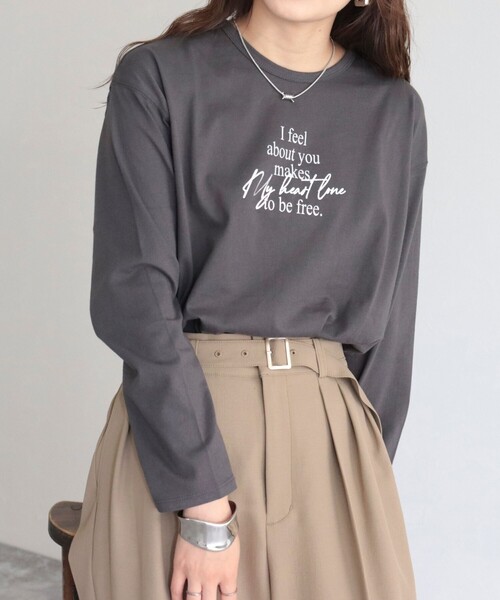 fredy emue（フレディエミュ）の「ロゴロンT（Tシャツ/カットソー・レディース・ライトグレー/オフホワイト/グレイッシュブルー/チャコールグレー・38）」の8枚目の写真