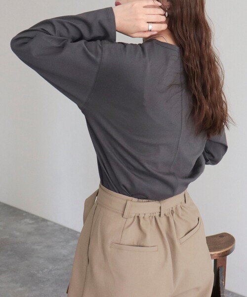 fredy emue（フレディエミュ）の「ロゴロンT（Tシャツ/カットソー・レディース・ライトグレー/オフホワイト/グレイッシュブルー/チャコールグレー・38）」の11枚目の写真