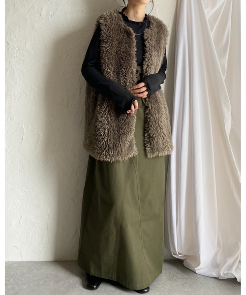 She's Closet(シーズクローゼット)の「指穴付きフィンガーホール長袖ハイネックトップス(Tシャツ/カットソー・レディース・ブルー/アイボリー/グレイッシュベージュ/ブラック・FREE)」の11枚目の写真
