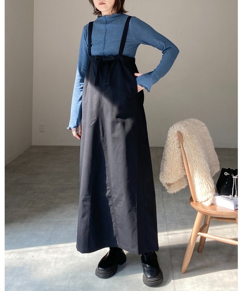 She's Closet(シーズクローゼット)の「指穴付きフィンガーホール長袖ハイネックトップス(Tシャツ/カットソー・レディース・ブルー/アイボリー/グレイッシュベージュ/ブラック・FREE)」の20枚目の写真