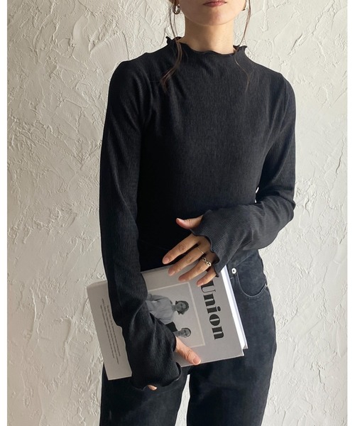 She's Closet(シーズクローゼット)の「指穴付きフィンガーホール長袖ハイネックトップス(Tシャツ/カットソー・レディース・ブルー/アイボリー/グレイッシュベージュ/ブラック・FREE)」の22枚目の写真