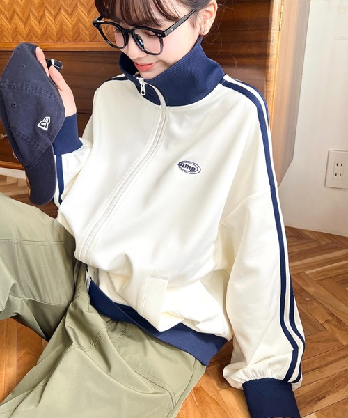 moment+(モーメントプラス)の「【累計販売枚数1万枚突破!】ロゴ刺繍トラックジャケット(ブルゾン・レディース・ホワイト系その他/アイボリー/ブラック/ネイビー/チャコールグレー/レッド/ブラウン・L/M)」の8枚目の写真