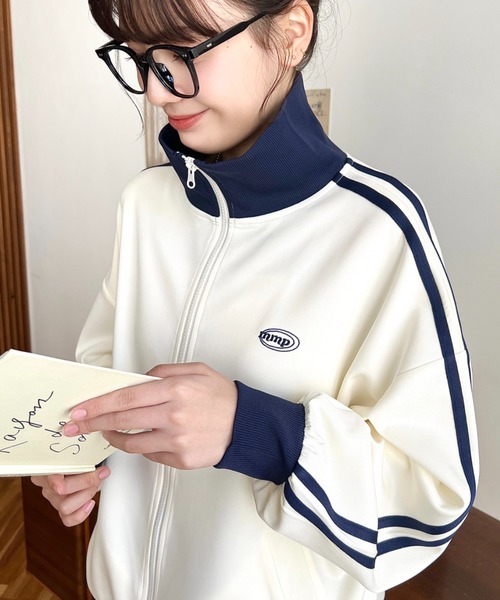 moment+(モーメントプラス)の「【累計販売枚数1万枚突破!】ロゴ刺繍トラックジャケット(ブルゾン・レディース・ホワイト系その他/アイボリー/ブラック/ネイビー/チャコールグレー/レッド/ブラウン・L/M)」の22枚目の写真