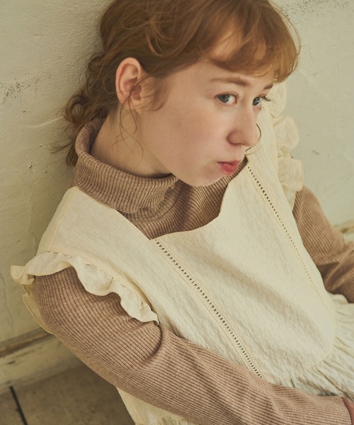 Crisp（クリスプ）の「フラワーエンボスフリルタンク（シャツ/ブラウス・レディース・グリーン/アイボリー・FREE）」の14枚目の写真