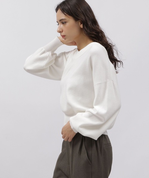 LAKOLE(ラコレ)の「12ゲージ/Vネックニットプルオーバー / 989153(ニット/セーター・レディース・ブラック/オフホワイト/グレー/マスタード・SMALL/MEDIUM)」の11枚目の写真