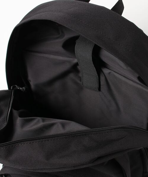 FILA（フィラ）の「FILA ＦＩＬＡ　ロールラウンドＤパック（バックパック/リュック・レディース・ブラック×ホワイト/ブラック×ブラック・FREE）」の16枚目の写真