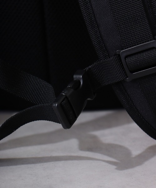 FILA（フィラ）の「FILA ＦＩＬＡ　ロールラウンドＤパック（バックパック/リュック・レディース・ブラック×ホワイト/ブラック×ブラック・FREE）」の8枚目の写真