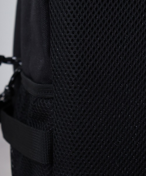 FILA（フィラ）の「FILA ＦＩＬＡ　ロールラウンドＤパック（バックパック/リュック・レディース・ブラック×ホワイト/ブラック×ブラック・FREE）」の18枚目の写真