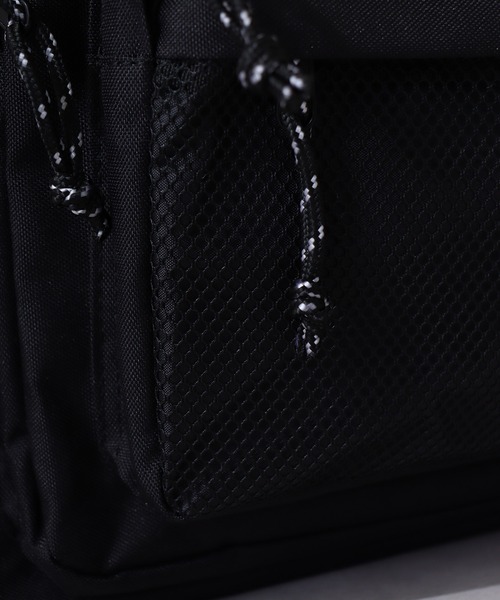 FILA（フィラ）の「FILA ＦＩＬＡ　ロールラウンドＤパック（バックパック/リュック・レディース・ブラック×ホワイト/ブラック×ブラック・FREE）」の4枚目の写真