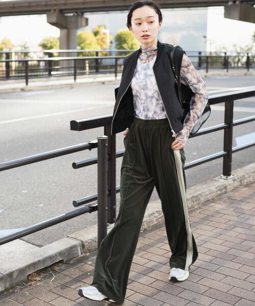 WEGO(ウィゴー)の「WEGO/ショートMA-1ベスト(ベスト・レディース・ブラック/カーキ・FREE)」の3枚目の写真