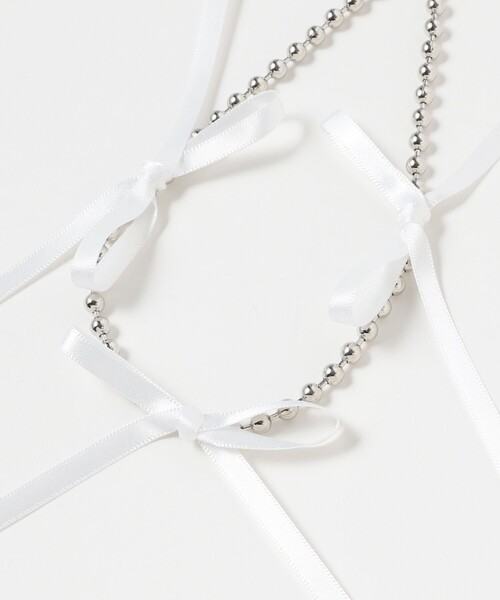 Ray BEAMS(レイビームス)の「Ray BEAMS / ボールチェーン リボン ネックレス(ネックレス・レディース・ホワイト/サックスブルー・ONE SIZE)」の6枚目の写真