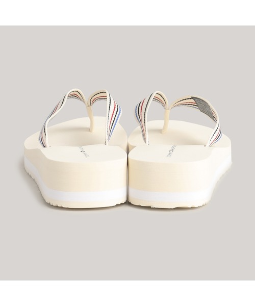 TOMMY HILFIGER（トミーヒルフィガー）の「【オンライン限定】ウェッジストライプビーチサンダル（サンダル・レディース・ネイビー/アイボリー・23cm/23.5cm/24cm）」の3枚目の写真