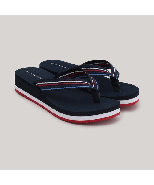 TOMMY HILFIGER（トミーヒルフィガー）の「【オンライン限定】ウェッジストライプビーチサンダル（サンダル・レディース・ネイビー/アイボリー・23cm/23.5cm/24cm）」の11枚目の写真