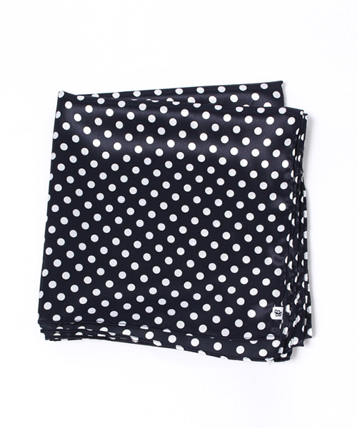 BEAMS BOY（ビームスボーイ）の「BEAMS BOY / ドット スカーフ（バンダナ/スカーフ・レディース・インディゴブルー/ネイビー・ONE SIZE）」の2枚目の写真