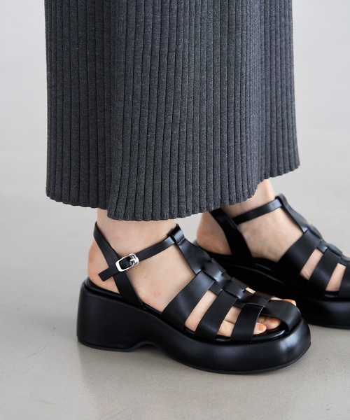 LE TALON(ルタロン)の「グルカボリュームソールサンダル(サンダル・レディース・ブラック系その他/アイボリー・SMALL/MEDIUM/LARGE/X-LARGE)」の6枚目の写真