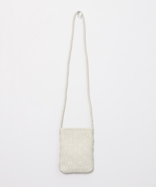 URBAN RESEARCH DOORS(アーバンリサーチドアーズ)の「レザーメッシュミニショルダーバッグ(ショルダーバッグ・レディース・ブラック系その他/ホワイト/ブラック・-)」の8枚目の写真