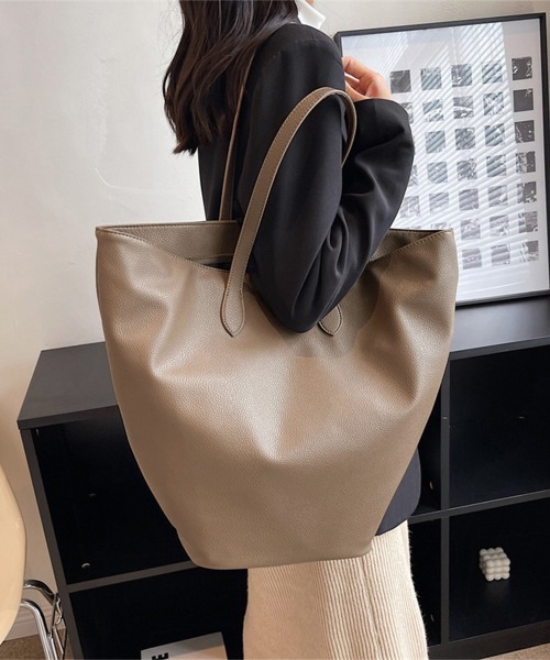 Miniministore(ミニミニストア)の「PUレザートートバッグ 大容量 レトロ(トートバッグ・レディース・キャメル/ダークベージュ/モカ/ブラック/ブラウン/アイボリー/ブラック系・FREE)」の5枚目の写真
