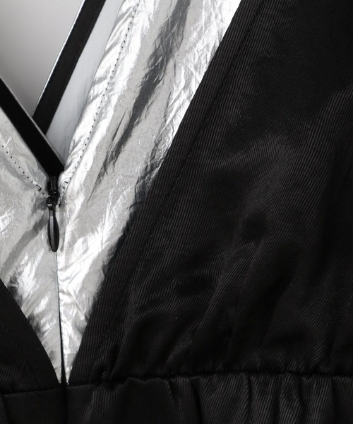 yuw(ユウ)の「レイヤードキャミワンピース 115198(ワンピース・レディース・グレー/ブラック・FREE)」の6枚目の写真