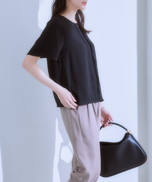 7days Life Styling（セブンデイズライフスタイリング）の「ピンタックメタルパーツ付半袖ブラウス（カットソー裏地付）（シャツ/ブラウス・レディース・ブラック/オフホワイト・L/M/LL）」の12枚目の写真
