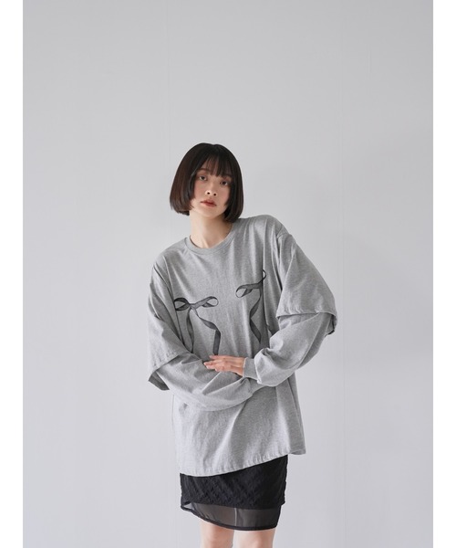 Uenui(ウニュイ)の「【ZOZO限定】リボン プリント レイヤード トップス オーバーサイズ(Tシャツ/カットソー・レディース・ホワイト/チャコールグレー/グレー・FREE)」の10枚目の写真