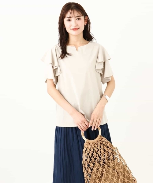 a.v.v(アーヴェヴェ)の「【接触冷感/UVカット】ラッフルフレアスリーブトップス(Tシャツ/カットソー・レディース・ブラック/ライトグレー/ダークインディゴブルー・34/38/36/42/40)」の10枚目の写真