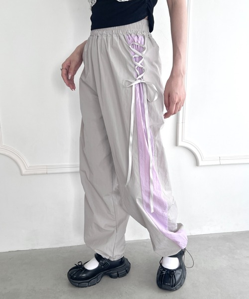 SOLLON.(ソルロン)の「サイドレースアップナイロンパンツ(その他パンツ・レディース・グレー/ピンク/ブラック・FREE)」の10枚目の写真