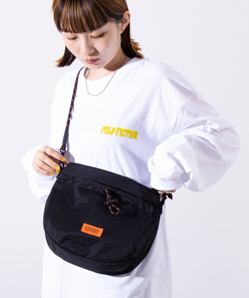 UNIVERSAL OVERALL（ユニバーサルオーバーオール）の「【UNIVERSAL OVERALL】フロントメッシュ ザイルショルダー 6L ワンポイントロゴ（ショルダーバッグ・メンズ・ブラック/モカ/ライトグレー・FREE）」の9枚目の写真