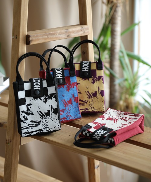HOOK（フック）の「HOOK　-original-　ポップマーガレット総柄ミニショルダーバッグスマホバッグ（ショルダーバッグ・メンズ・イエロー/ブルー/ブラック/レッド・FREE）」の15枚目の写真