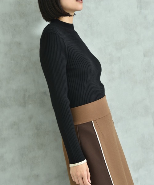 INTERPLANET(インタープラネット)の「袖口配色パール付きハイネックリブニット(ニット/セーター・レディース・レッド/ブラック/オフホワイト/グレー・FREE)」の14枚目の写真