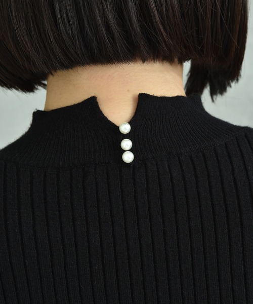 INTERPLANET(インタープラネット)の「袖口配色パール付きハイネックリブニット(ニット/セーター・レディース・レッド/ブラック/オフホワイト/グレー・FREE)」の18枚目の写真