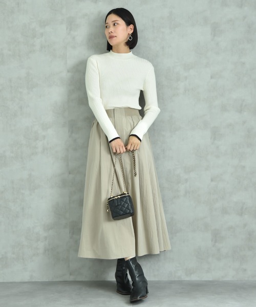 INTERPLANET(インタープラネット)の「袖口配色パール付きハイネックリブニット(ニット/セーター・レディース・レッド/ブラック/オフホワイト/グレー・FREE)」の12枚目の写真