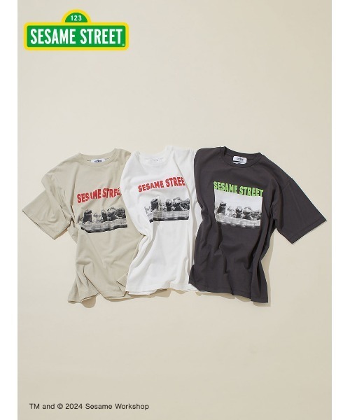 Mila Owen（ミラオーウェン）の「【SESAME STREET】キャラクターフォトTシャツ（Tシャツ/カットソー・レディース・チャコールグレー/ホワイト/ベージュ・0/1）」の4枚目の写真
