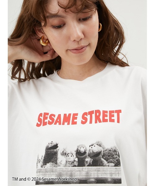Mila Owen（ミラオーウェン）の「【SESAME STREET】キャラクターフォトTシャツ（Tシャツ/カットソー・レディース・チャコールグレー/ホワイト/ベージュ・0/1）」の10枚目の写真