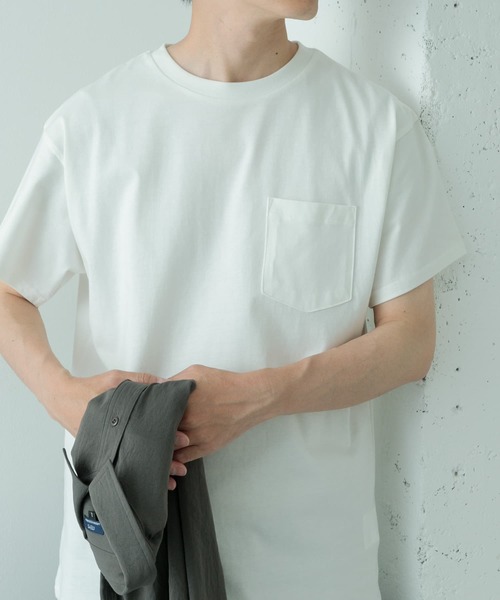 ITEMS URBANRESEARCH（アイテムズ アーバンリサーチ）の「汗染み防止 クルーネック ポケットTシャツ（Tシャツ/カットソー・メンズ・ホワイト/ブラック/グレー系その他・MEDIUM/LARGE/X-LARGE）」の2枚目の写真