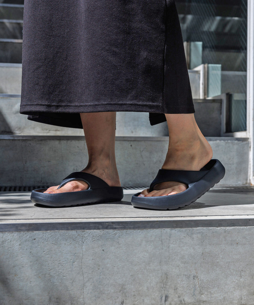 MEI(メイ)の「【WEB限定】【MEI/メイ】トングサンダル(サンダル・レディース・ベージュ/ブラック・S/M/L)」の17枚目の写真