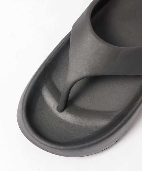 MEI(メイ)の「【WEB限定】【MEI/メイ】トングサンダル(サンダル・レディース・ベージュ/ブラック・S/M/L)」の4枚目の写真