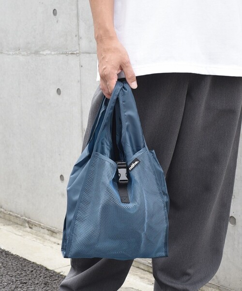 Nahe(ネーエ)の「nahe: ネーエ ショッパー S (エコバッグ / サブバッグ)(エコバッグ/サブバッグ・メンズ・イエロー/ブルー/レッド/ブラック・ONE SIZE)」の17枚目の写真
