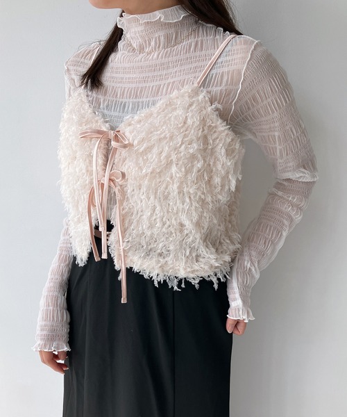 AS KNOW AS plus（アズノゥアズプラス）の「◇リボンアソートビスチェ（フェザー・ラメシャギー）（キャミソール・レディース・ライトグレー系/ブラック系/アイボリー系/グレー系・FREE）」の4枚目の写真