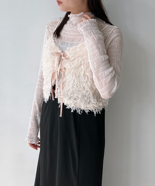 AS KNOW AS plus（アズノゥアズプラス）の「◇リボンアソートビスチェ（フェザー・ラメシャギー）（キャミソール・レディース・ライトグレー系/ブラック系/アイボリー系/グレー系・FREE）」の6枚目の写真