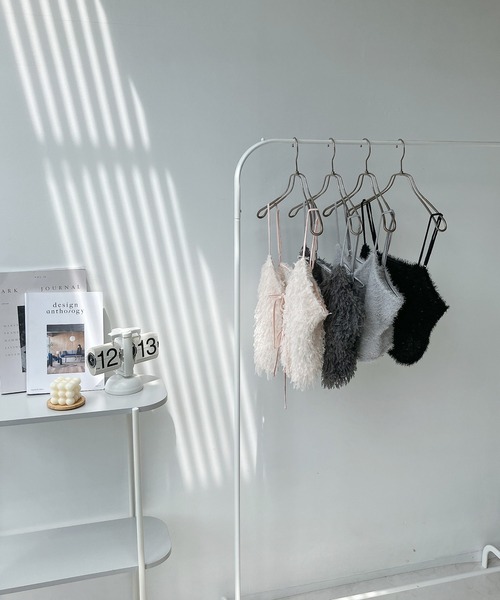 AS KNOW AS plus（アズノゥアズプラス）の「◇リボンアソートビスチェ（フェザー・ラメシャギー）（キャミソール・レディース・ライトグレー系/ブラック系/アイボリー系/グレー系・FREE）」の22枚目の写真