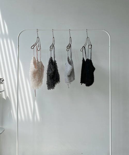 AS KNOW AS plus（アズノゥアズプラス）の「◇リボンアソートビスチェ（フェザー・ラメシャギー）（キャミソール・レディース・ライトグレー系/ブラック系/アイボリー系/グレー系・FREE）」の13枚目の写真