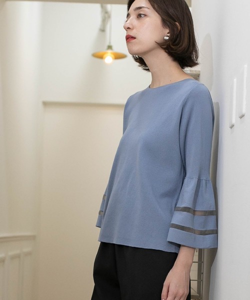 OPAQUE.CLIP（オペークドットクリップ）の「◆UV シアーフレアスリーブニット【抗ピル/洗濯機洗い可】（ニット/セーター・レディース・ライトブルー/チャコールグレー/オフホワイト/ブラック/ブラウン系・40/42/38）」の5枚目の写真