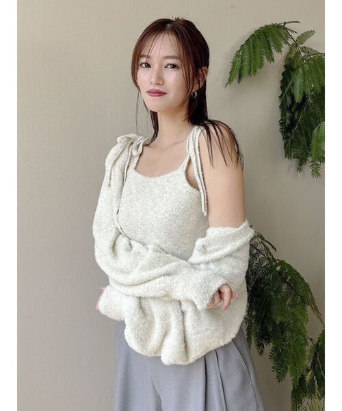 dazzlin（ダズリン）の「ミニシャギーラメニットキャミ（ニット/セーター・レディース・パープル/ベージュ/ピンク/グレー/ブルー・FREE）」の6枚目の写真