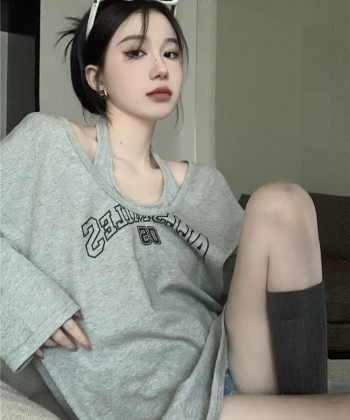 DEVICE（デバイス）の「ナンバリング ロゴ レイヤード 韓国 ストリート y2k 古着風 ルーズ ロンT タンクトップ セット アイテム（Tシャツ/カットソー・レディース・グレー・FREE）」の11枚目の写真