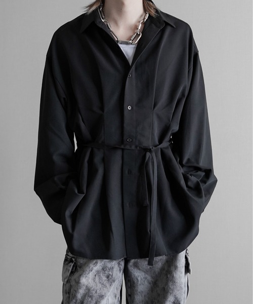 KUUUPY(クーピー)の「Multi-Way Back Cord Dart Shirt - マルチウェイ背面コードダーツシャツ(シャツ/ブラウス・メンズ・チャコールグレー/ブラック/グレイッシュベージュ・LARGE/MEDIUM/SMALL)」の1枚目の写真