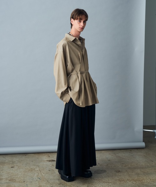 KUUUPY(クーピー)の「Multi-Way Back Cord Dart Shirt - マルチウェイ背面コードダーツシャツ(シャツ/ブラウス・メンズ・チャコールグレー/ブラック/グレイッシュベージュ・LARGE/MEDIUM/SMALL)」の12枚目の写真